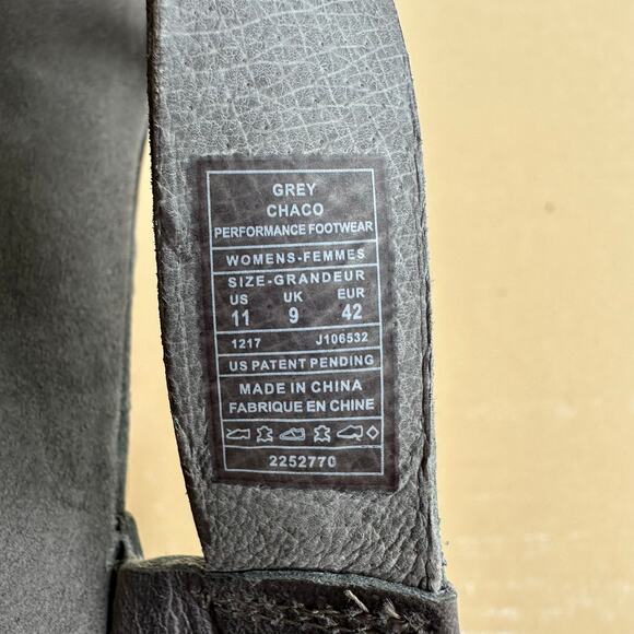 Chaco Wayfarer Classic Z Strap Sandals Women Size 11 Grey Leather Flat Comfort - Picture 9 of 9